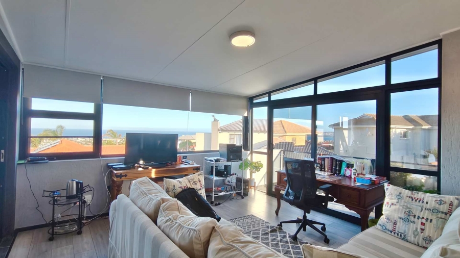 3 Bedroom Property for Sale in Hartenbos Heuwels Western Cape